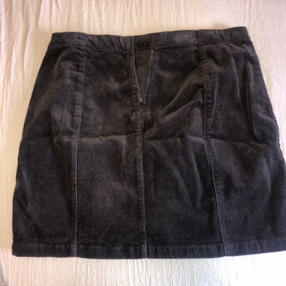 Corduroy grey mini skirt - Picture 2 of 3